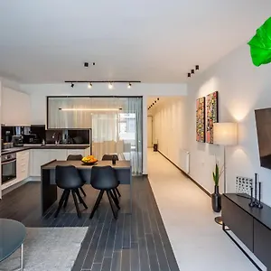 https://apt-habitat-29-a.hotelschalkidiki.net
