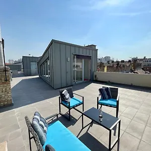 Penthouse W Private Rooftop And Free Parking Budapesta