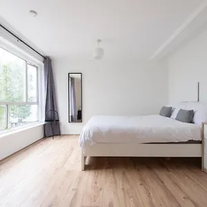 https://modern-luxury-apartment-by-mile-end.brighton-hotels-england.com