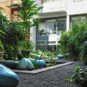 Urban Oasis With Free Parking Apartmán