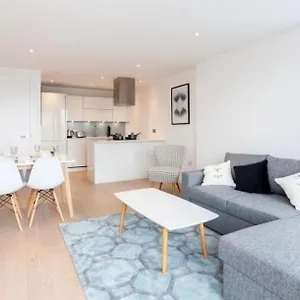 https://stunning-2-bed-apartment-canary-wharf.brighton-hotels-england.com