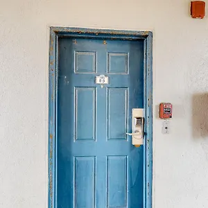 https://the-commodore-302b.panamacity-beachhotels.com